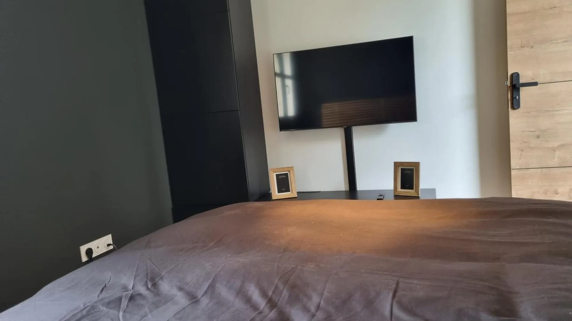 Maison 2 Chambres Avec Exterieur Et Jacuzzi Bourg-les-Valence 0*,  France
