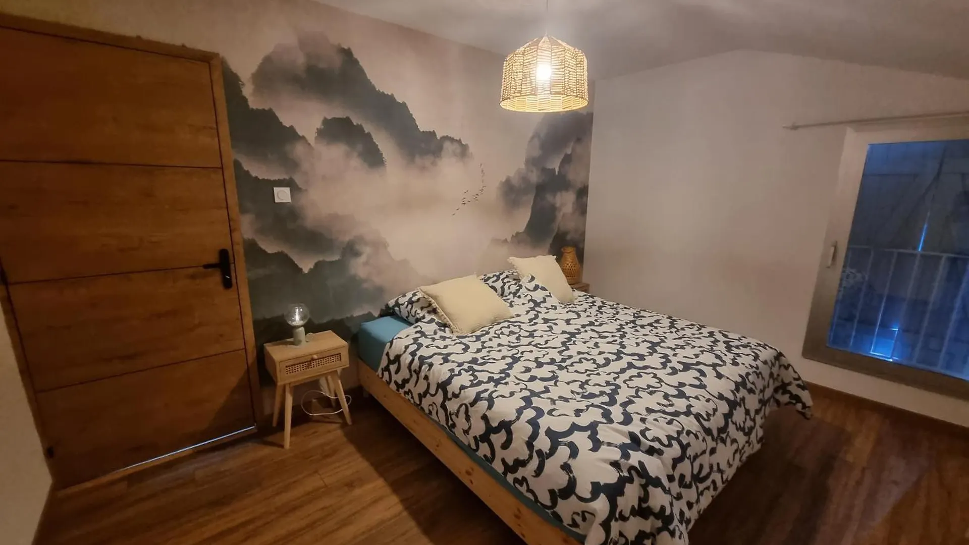 Maison 2 Chambres Avec Exterieur Et Jacuzzi Bourg-les-Valence Holiday home
